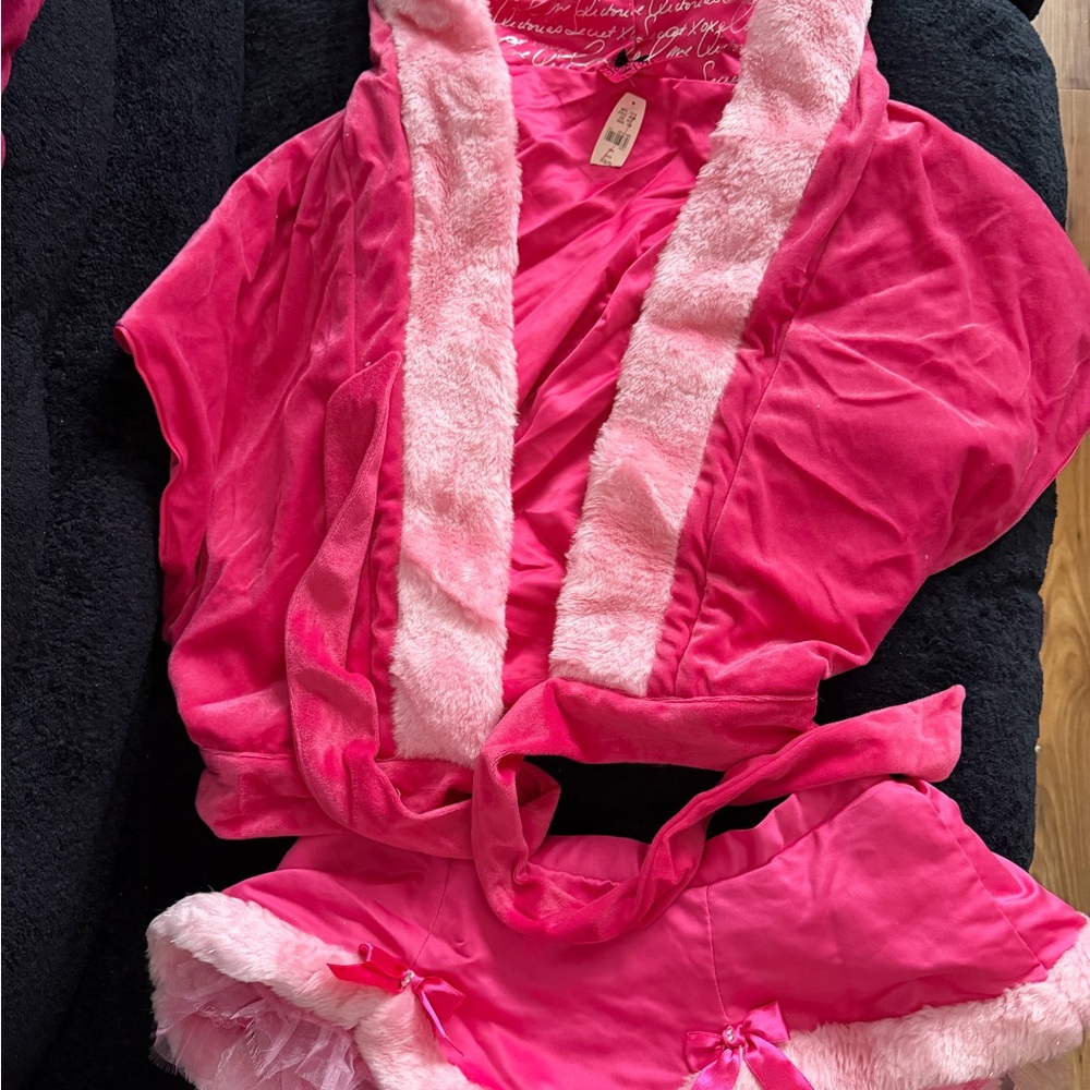 PrettyLittleThing Hot Pink Plush Robe Set